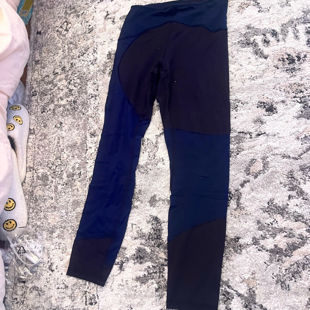 Lululemon black and navy leggings